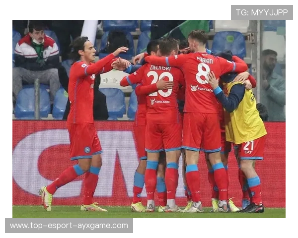 哈兰德禁区外贴地抽射：充满力量的制胜之道